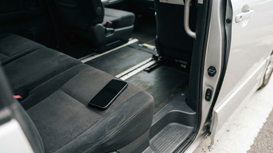 介護タクシーで車内に忘れ物をしたら？連絡方法と見つからないときの対応